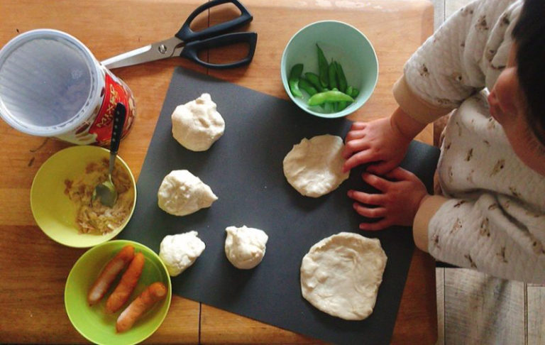 子供と作る手作りパン！夜に作って朝焼き立てパンを食べよう